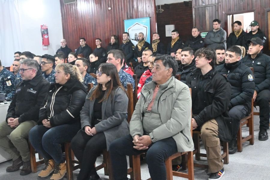 Capacitación en Santa Cruz: fortalecen el vínculo entre fuerzas de seguridad y unidades K9