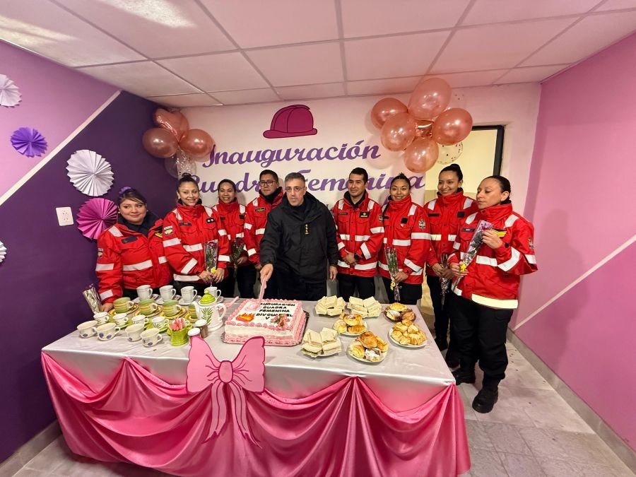 Inauguraron una nueva cuadra femenina en el cuartel de bomberos de Caleta Olivia