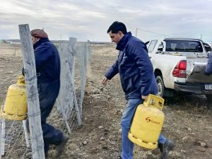 Se realizaron recargas de garrafas para vecinos de La Esperanza