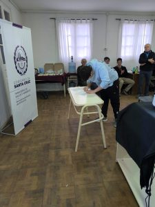 Lago Posadas: Ambiente concretó un acuerdo de compromiso entre la Comisión de Fomento y la comunidad local