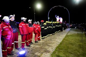 Homenaje a los mineros de YCRT: Autoridades del Gobierno provincial participaron de la vigilia y marcha de antorchas