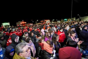 Homenaje a los mineros de YCRT: Autoridades del Gobierno provincial participaron de la vigilia y marcha de antorchas