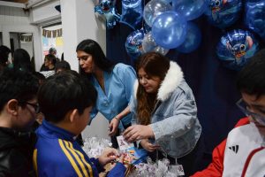 Se brindó una función de cine con merienda para la familia en el CIC del Carmen