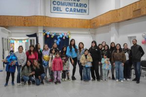 Se brindó una función de cine con merienda para la familia en el CIC del Carmen