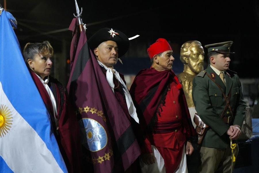 Río Gallegos honró a Güemes en una emotiva vigilia por el 204° aniversario de su paso a la inmortalidad