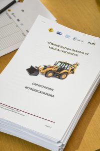 Exitoso inicio del curso abierto de operación de retroexcavadoras