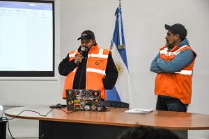 Exitoso inicio del curso abierto de operación de retroexcavadoras