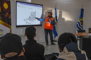 Exitoso inicio del curso abierto de operación de retroexcavadoras