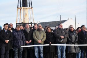 Vidal tomó juramento a 140 agentes y cadetes de Policía frente al Faro de Cabo Vírgenes: “Pongamos en valor lo nuestro”