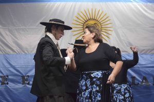 Gran peña folclórica en el CIC del Carmen por el Día de la Bandera