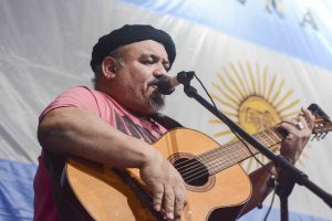 Gran peña folclórica en el CIC del Carmen por el Día de la Bandera