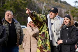 Santa Cruz presentó su temporada invernal 2025 “Paisajes que Abrigan”