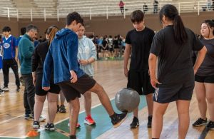 Más de 200 estudiantes participaron de una jornada de integración y deporte