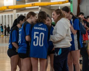 Más de 200 estudiantes participaron de una jornada de integración y deporte