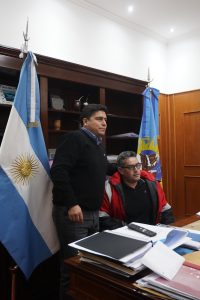 Claudio Vidal entregó ambulancias a Puerto Santa Cruz y Gobernador Gregores