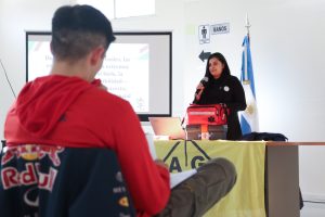 Se realizó taller sobre conducción invernal y colocación de cadenas en Río Gallegos