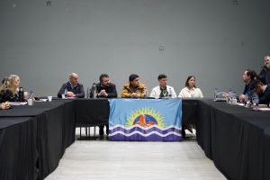 Claudio Vidal se reunió con directivos de hospitales de  toda la provincia en Caleta Olivia