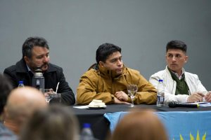 Claudio Vidal se reunió con directivos de hospitales de  toda la provincia en Caleta Olivia
