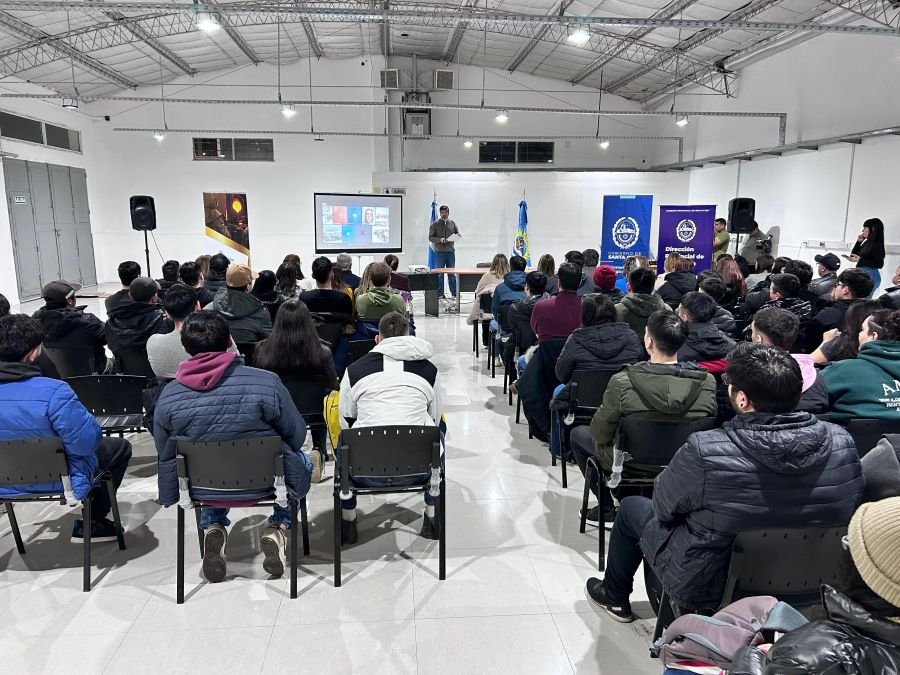 Con más de 450 jóvenes inscriptos inició el Ciclo de Formación Integral para el Mundo del Trabajo