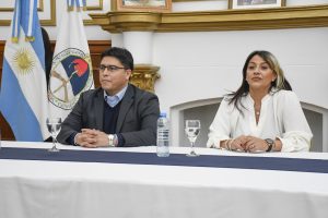 Vidal instó a trabajar con responsabilidad y compromiso para revertir la situación de la salud en Santa Cruz