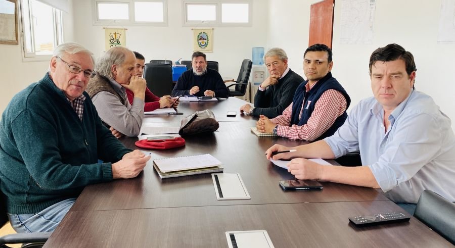 Reunión de la COPROSA para revisar normativas sanitarias que afectan a la ganadería en Santa Cruz