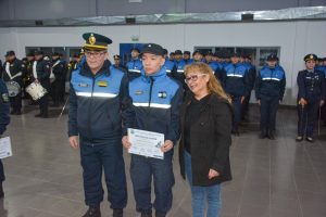 Orgullo y responsabilidad: la Policía Provincial designó a los agentes que portarán la bandera nacional, provincial e institucional