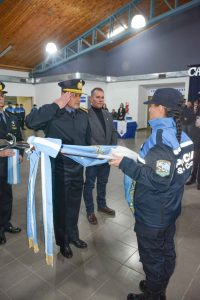 Orgullo y responsabilidad: la Policía Provincial designó a los agentes que portarán la bandera nacional, provincial e institucional