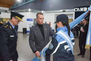 Orgullo y responsabilidad: la Policía Provincial designó a los agentes que portarán la bandera nacional, provincial e institucional