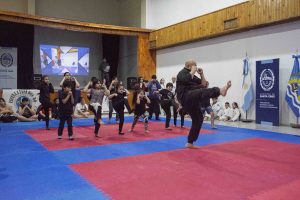 Se entregaron certificados a alumnos de talleres de defensa personal y artes marciales