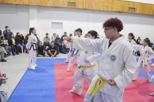 Se entregaron certificados a alumnos de talleres de defensa personal y artes marciales