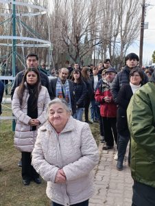 Acto por el Día de la Independencia en Lago Posadas: emoción, entrega de títulos y desfile cívico