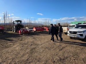 Vidal recorrió el proyecto vitivinícola que impulsa el Consejo Agrario Provincial en Lago Posadas