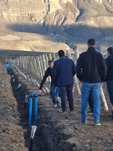 Vidal recorrió el proyecto vitivinícola que impulsa el Consejo Agrario Provincial en Lago Posadas