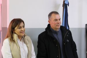 Pico Truncado: el CPE entregó equipamiento escolar junto a autoridades provinciales