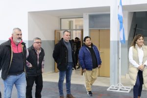 Pico Truncado: el CPE entregó equipamiento escolar junto a autoridades provinciales