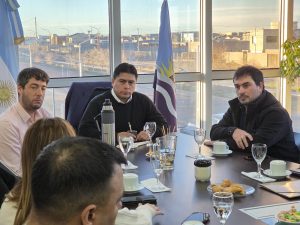 Gobernador Vidal: "Más oportunidades para Puerto Deseado. Escuchar, dialogar, y gestionar siempre es el camino"