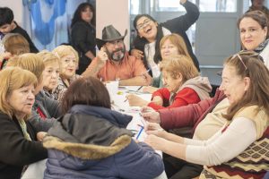 “Bingo en el Mes de la Amistad” en el CIC Fátima: una jornada de alegría y participación comunitaria para personas mayores