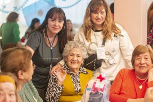 “Bingo en el Mes de la Amistad” en el CIC Fátima: una jornada de alegría y participación comunitaria para personas mayores