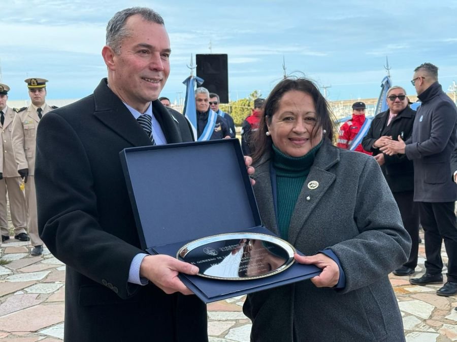 El Gobierno acompañó el acto por el 141° Aniversario de Puerto Deseado