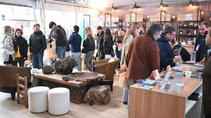 Santa Cruz presenta "Tierra Amada" y su poncho emblemático