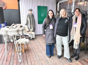 Santa Cruz presenta "Tierra Amada" y su poncho emblemático