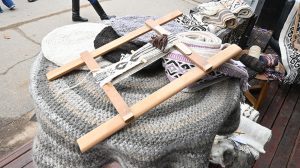 Santa Cruz presenta "Tierra Amada" y su poncho emblemático