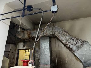 El Gobierno Provincial refuerza la infraestructura escolar en Caleta Olivia y cuestiona el silencio ante años de abandono