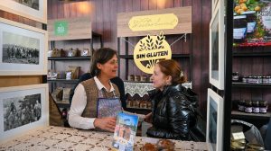 Productoras despliegan identidad, sabores y arte santacruceño en La Rural