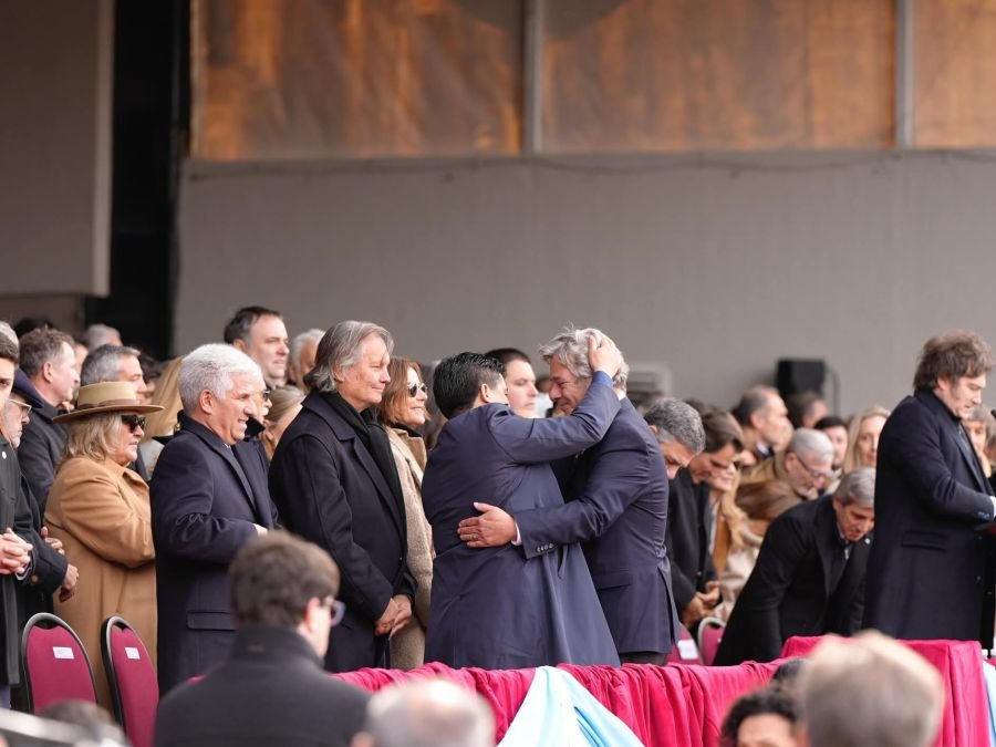 Claudio Vidal participó de la inauguración de la 137ª Exposición Rural y destacó el regreso de Santa Cruz con stand propio