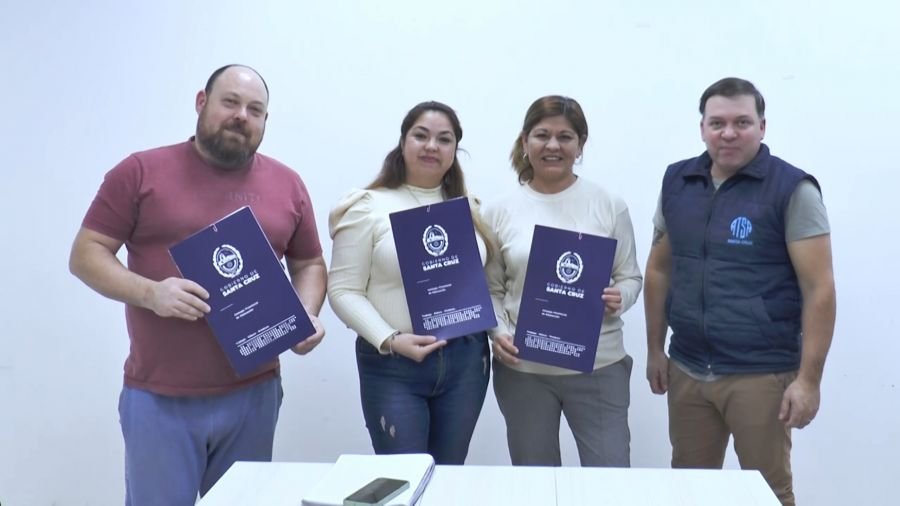 Educación firmó convenio con ATSA para la formación de profesionales de la sanidad
