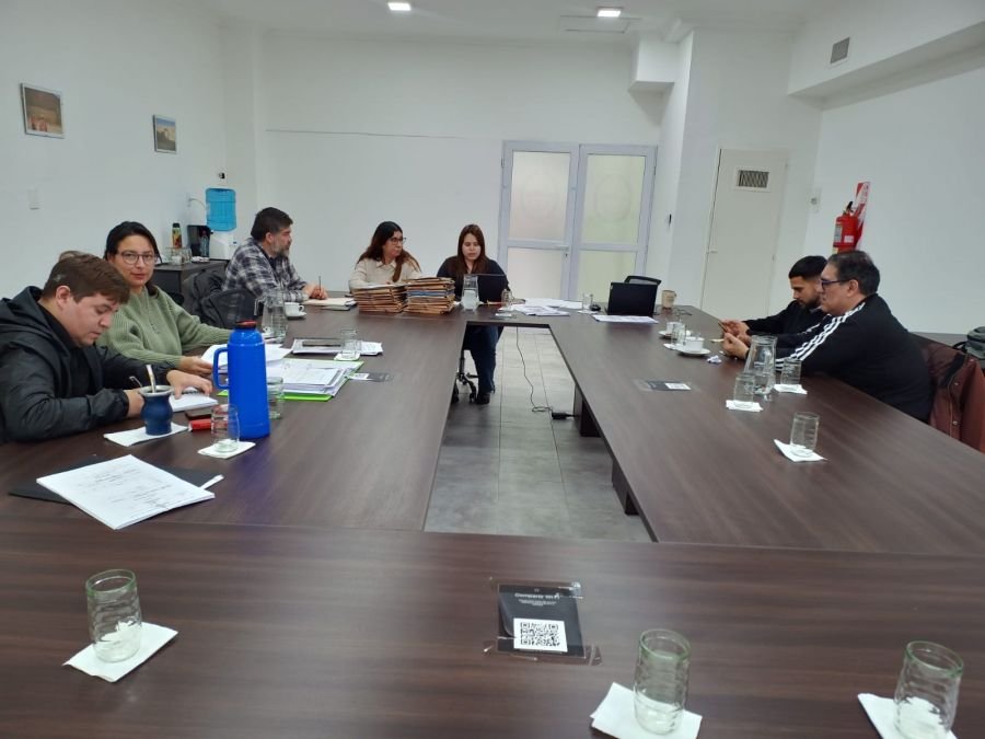 El Gobierno y los gremios realizaron una mesa de trabajo por el reencasillamiento de los auxiliares de la educación