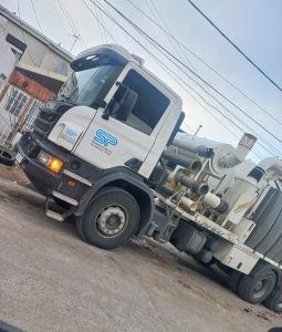 Realizan mantenimiento de cloacas en Pico Truncado