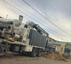 Realizan mantenimiento de cloacas en Pico Truncado