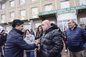 Claudio Vidal entregó 50 camionetas 0KM y 1 camión a entes provinciales